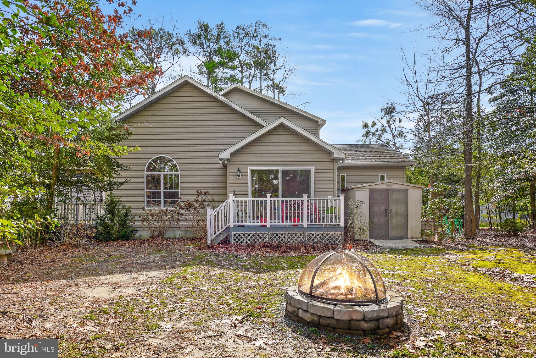 CAPTAIN'S COVE - Residential