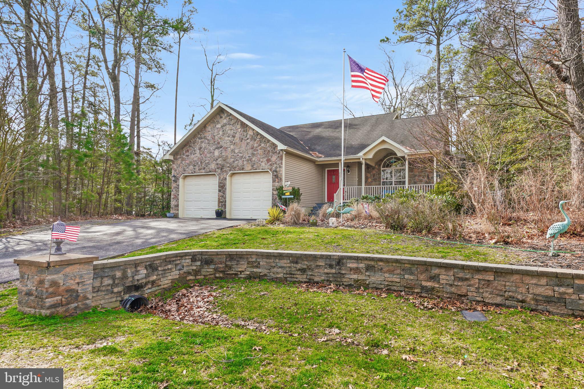 CAPTAIN'S COVE - Residential