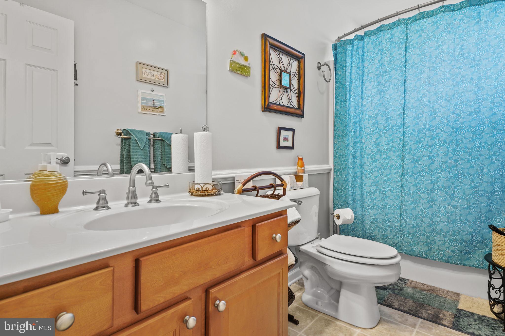 CAPTAIN'S COVE - Residential