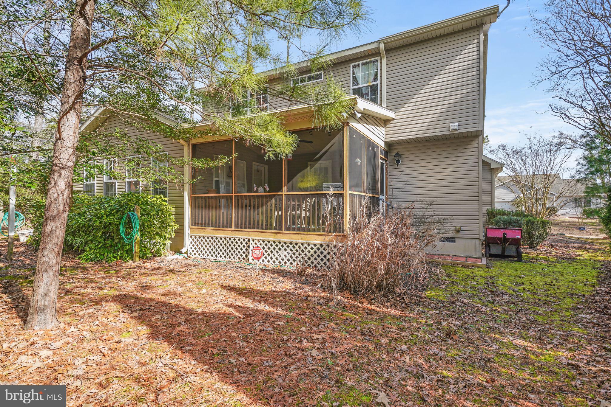 CAPTAIN'S COVE - Residential