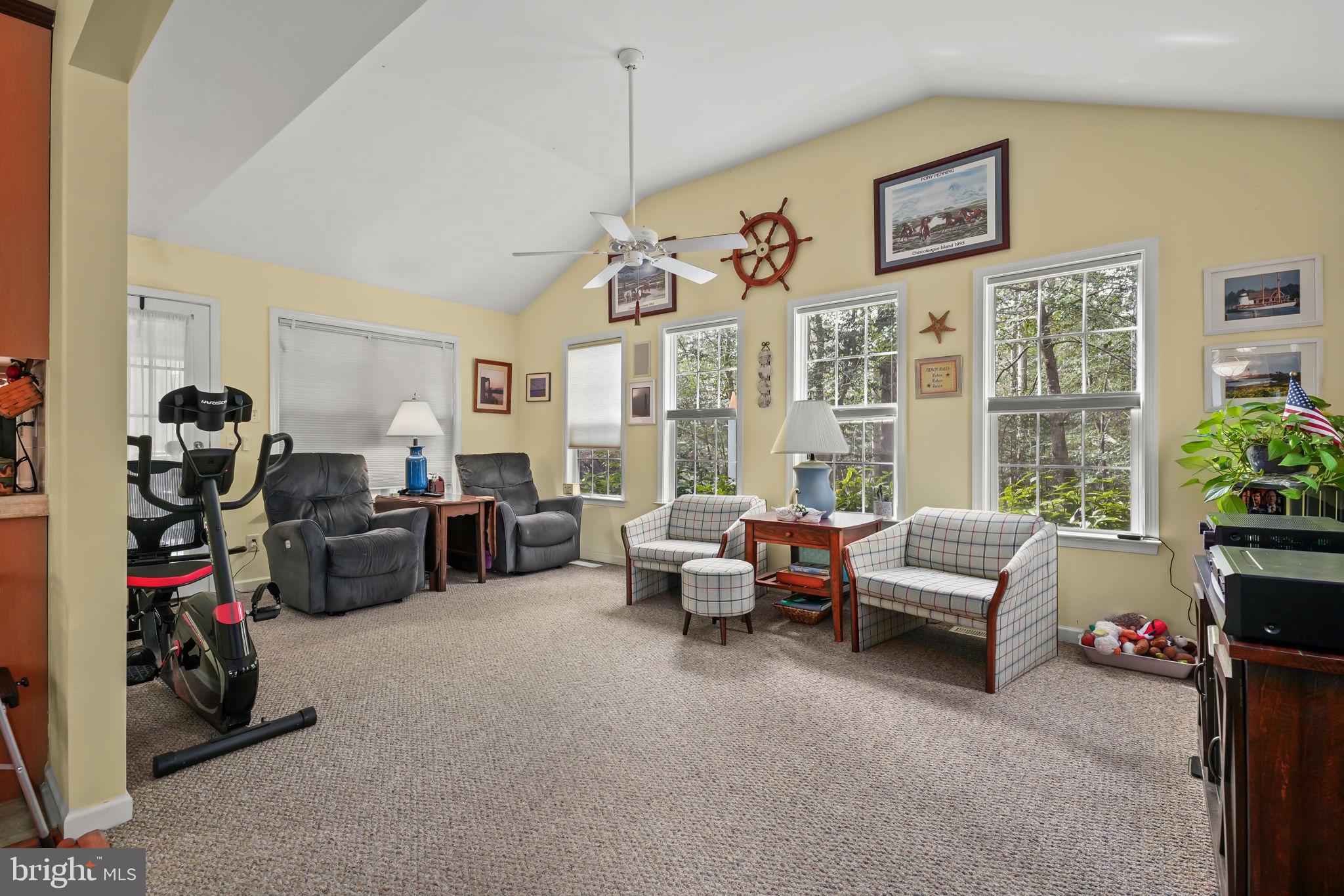 CAPTAIN'S COVE - Residential