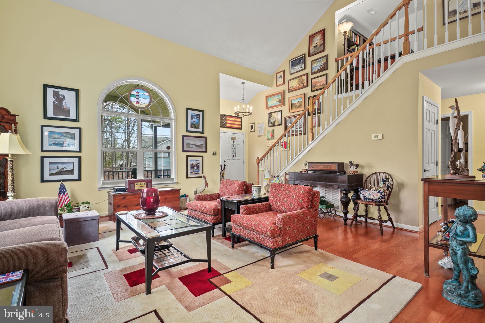 CAPTAIN'S COVE - Residential