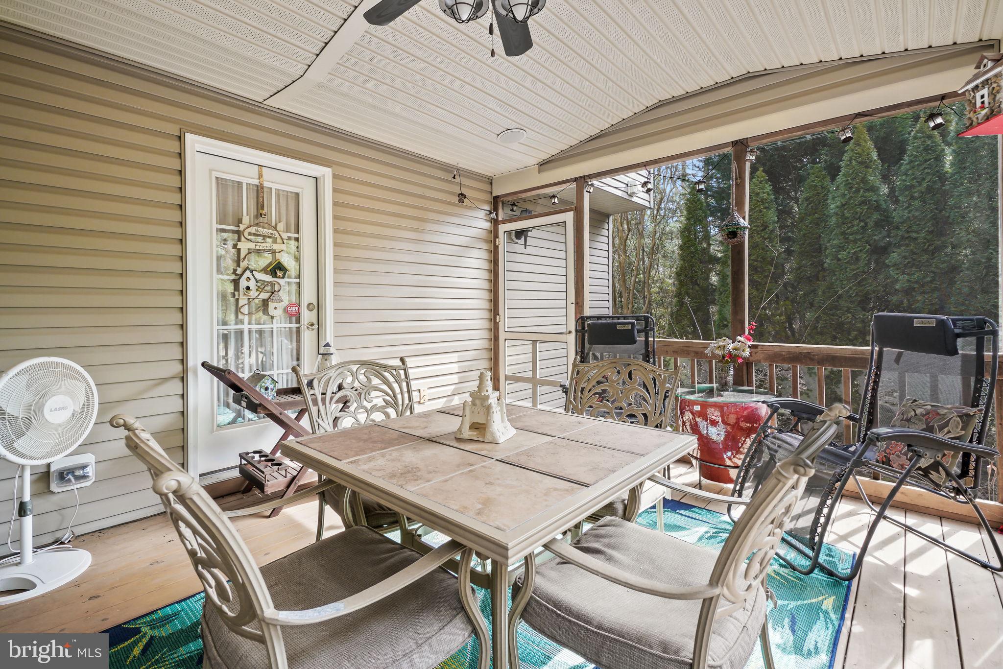 CAPTAIN'S COVE - Residential