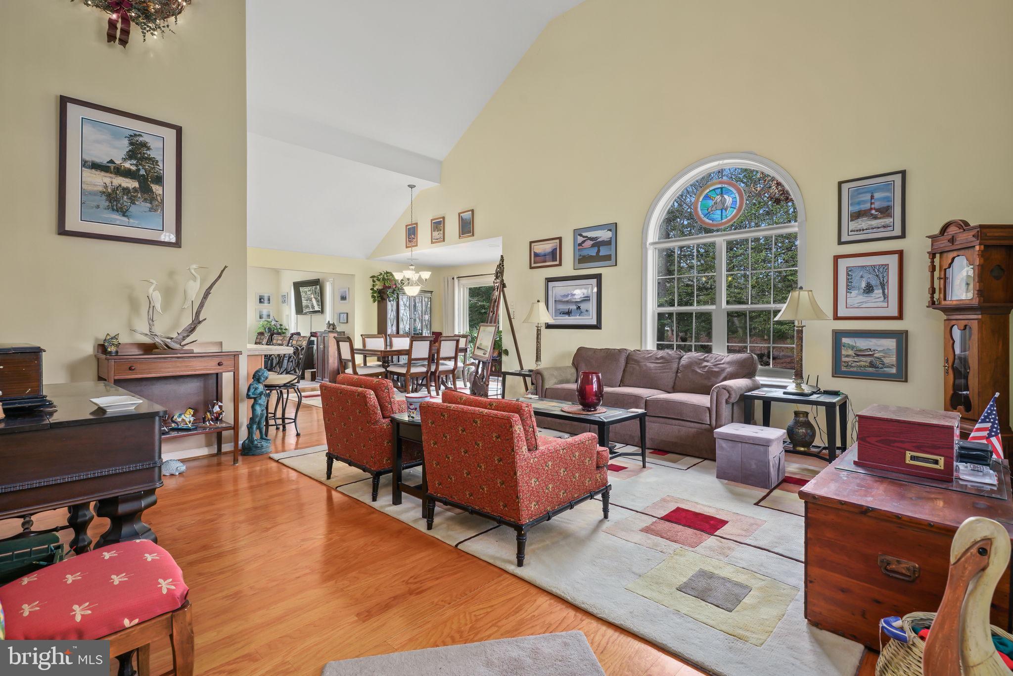 CAPTAIN'S COVE - Residential