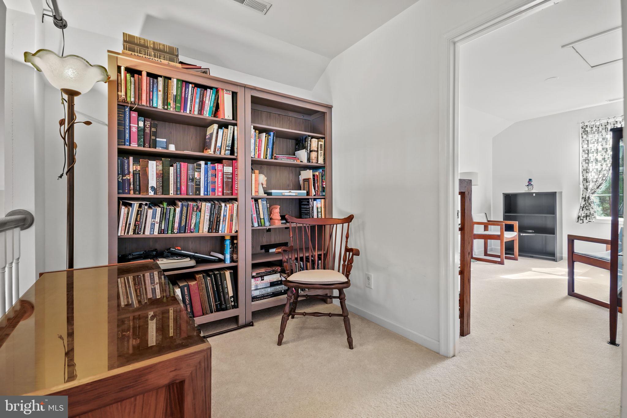 CAPTAIN'S COVE - Residential