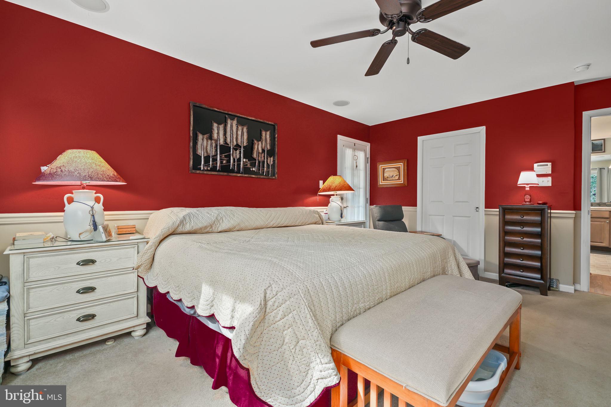 CAPTAIN'S COVE - Residential