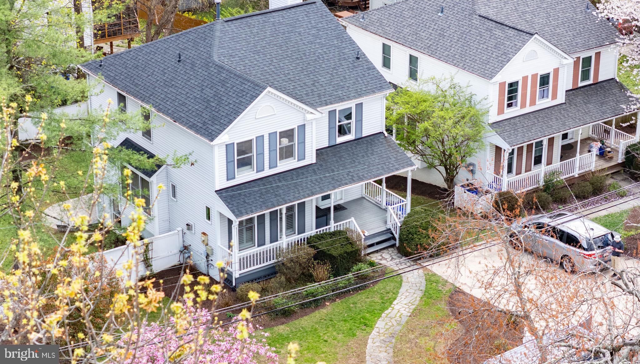 WOODSIDE - Residential