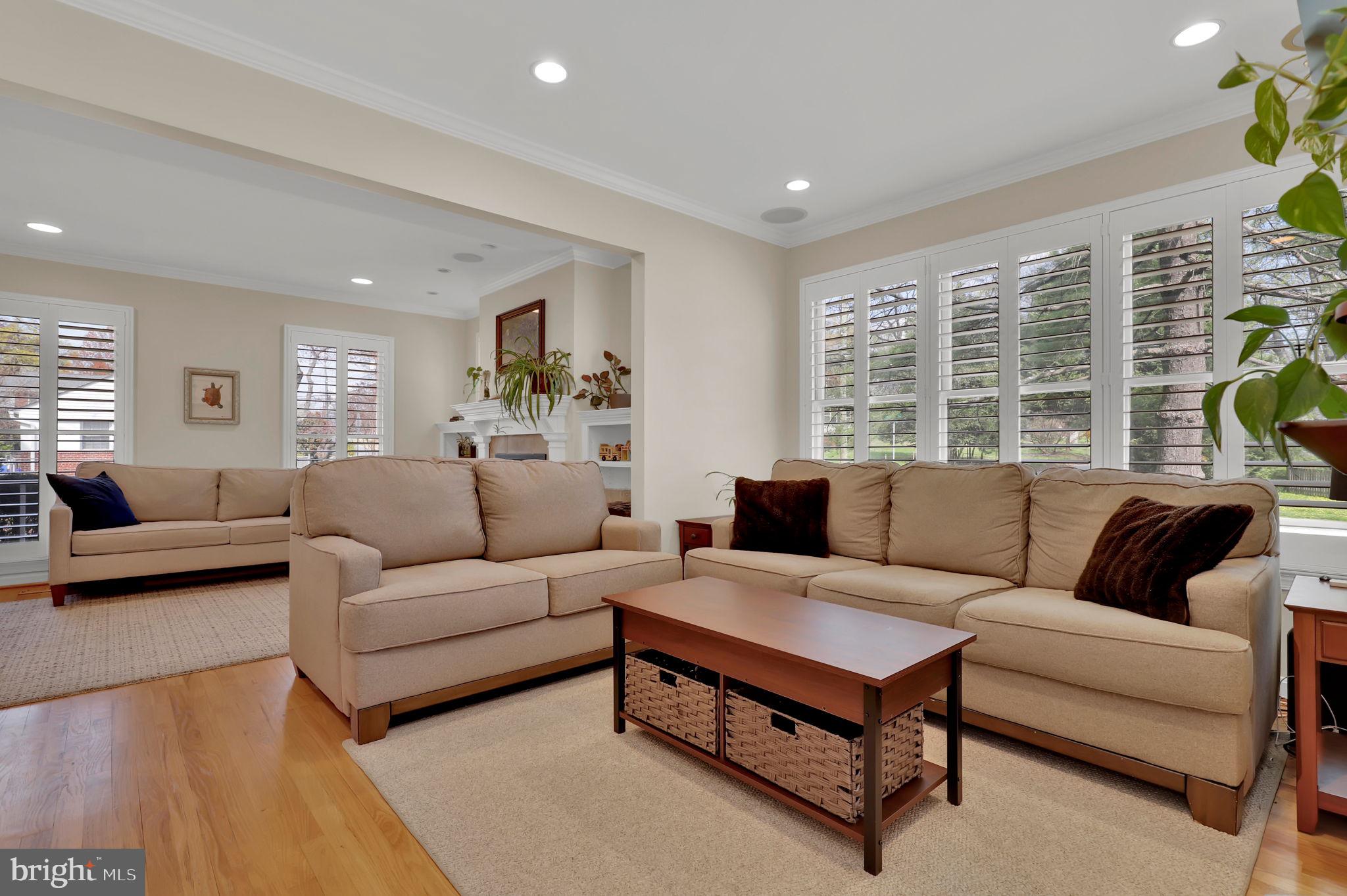 WOODSIDE - Residential