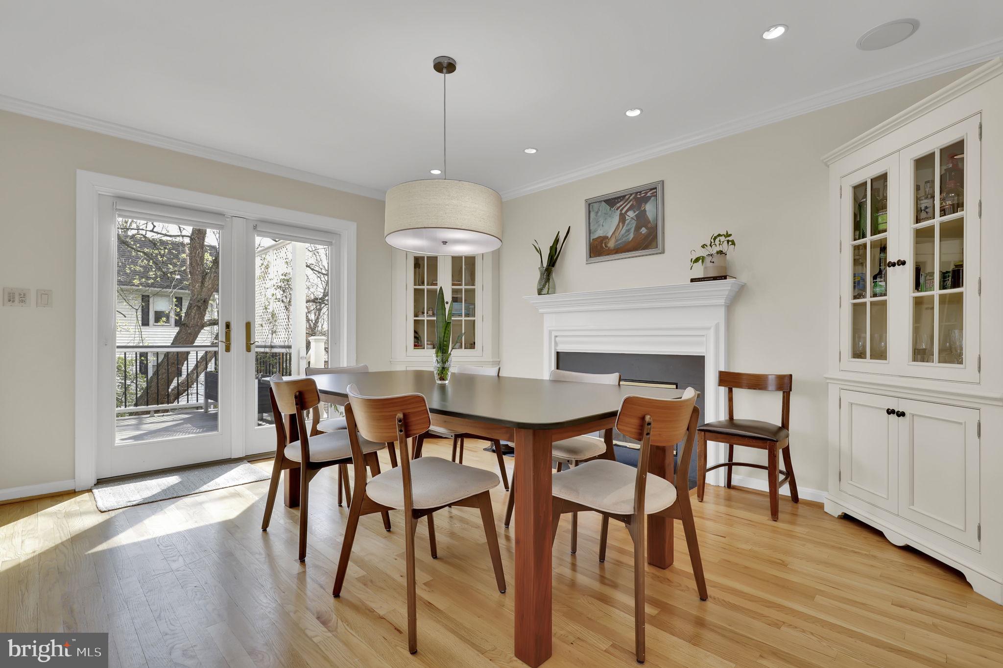 WOODSIDE - Residential