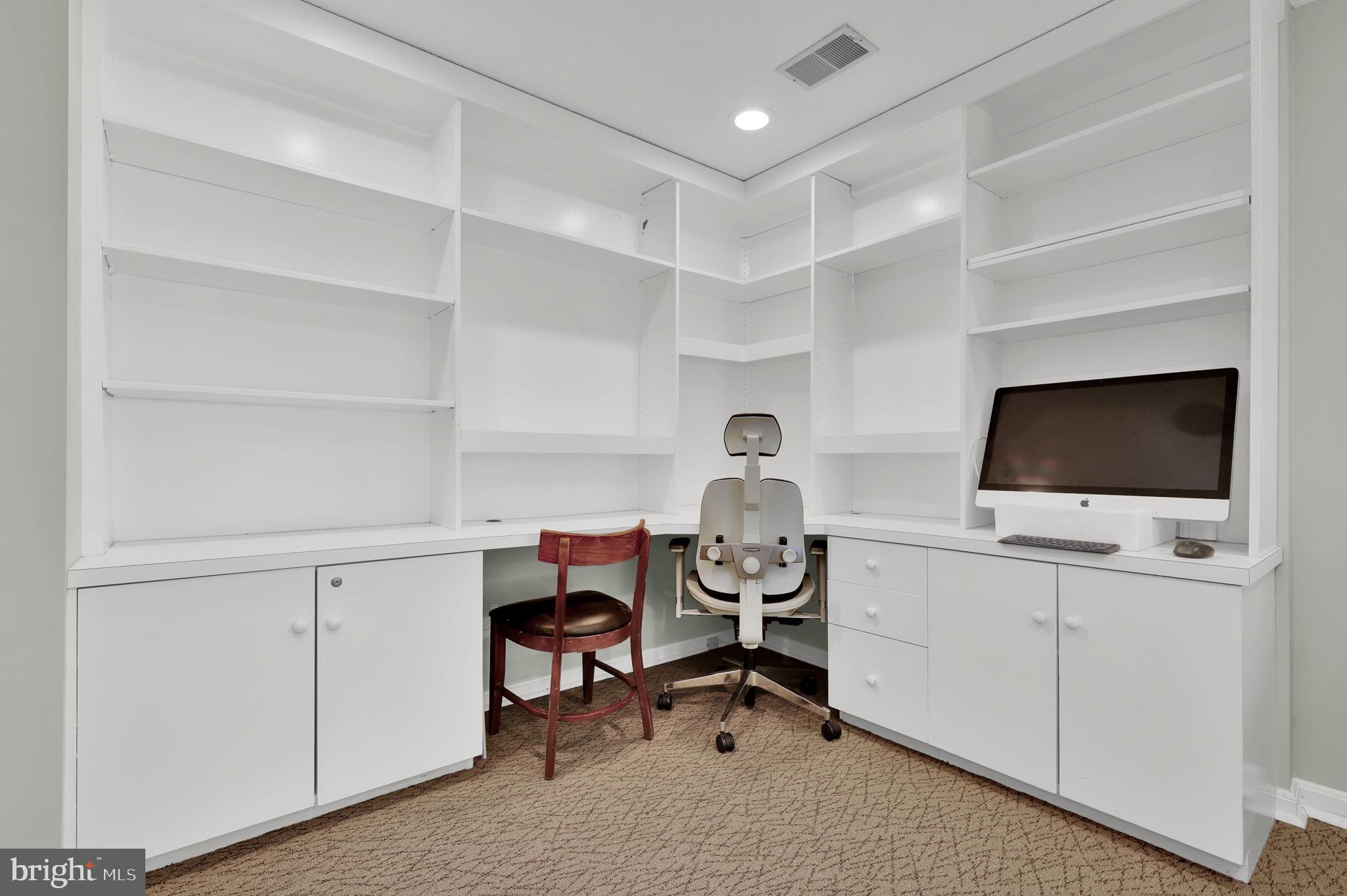 WOODSIDE - Residential