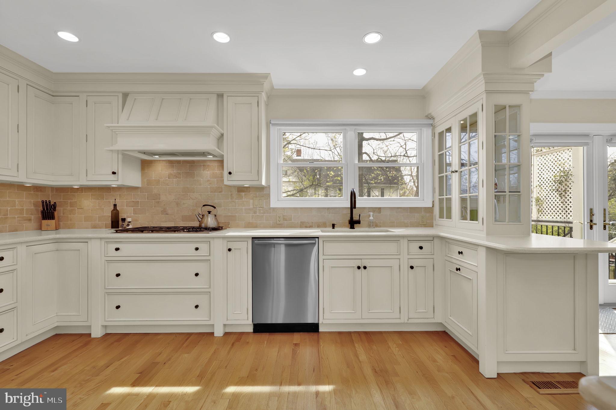 WOODSIDE - Residential