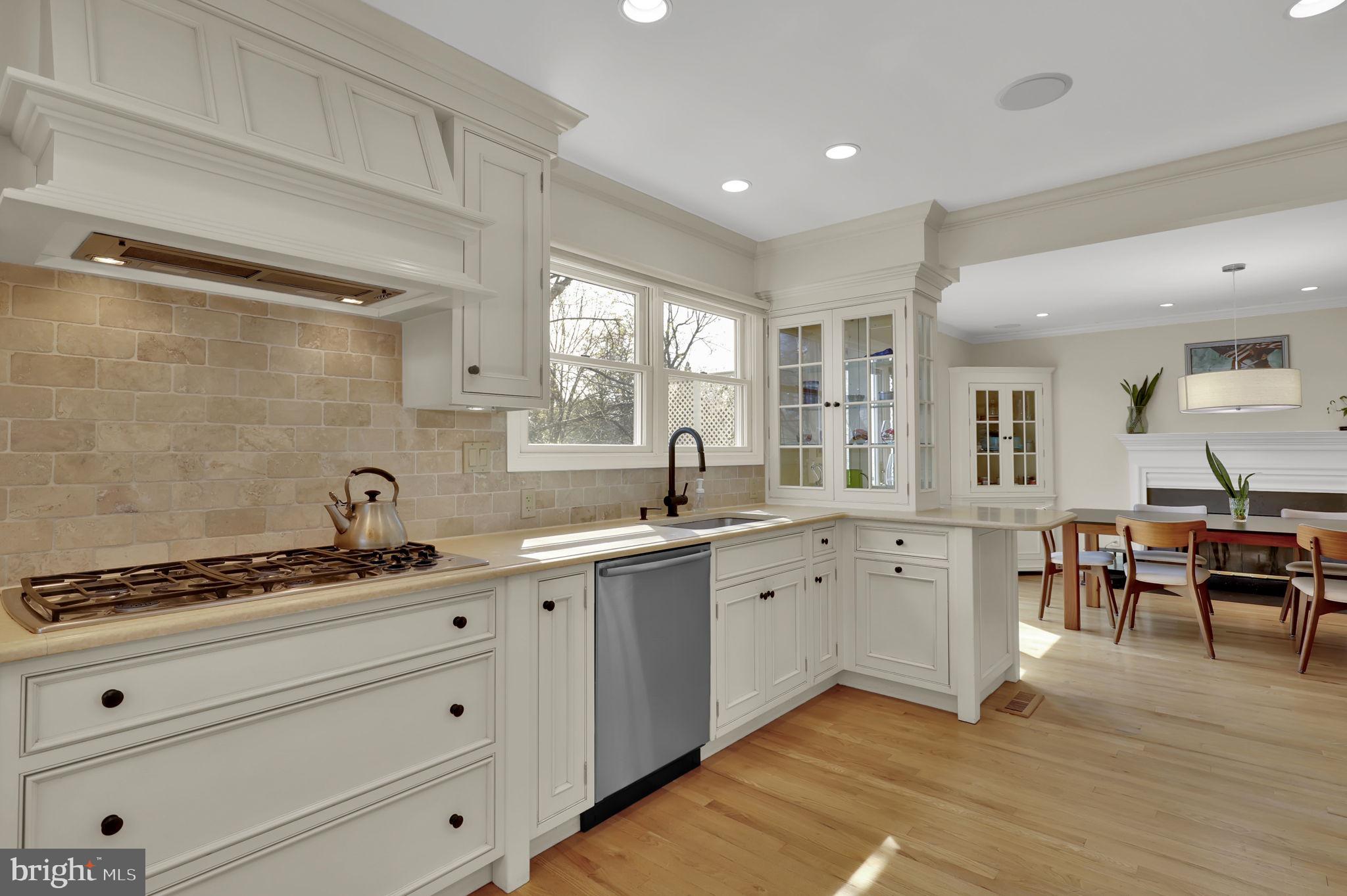 WOODSIDE - Residential