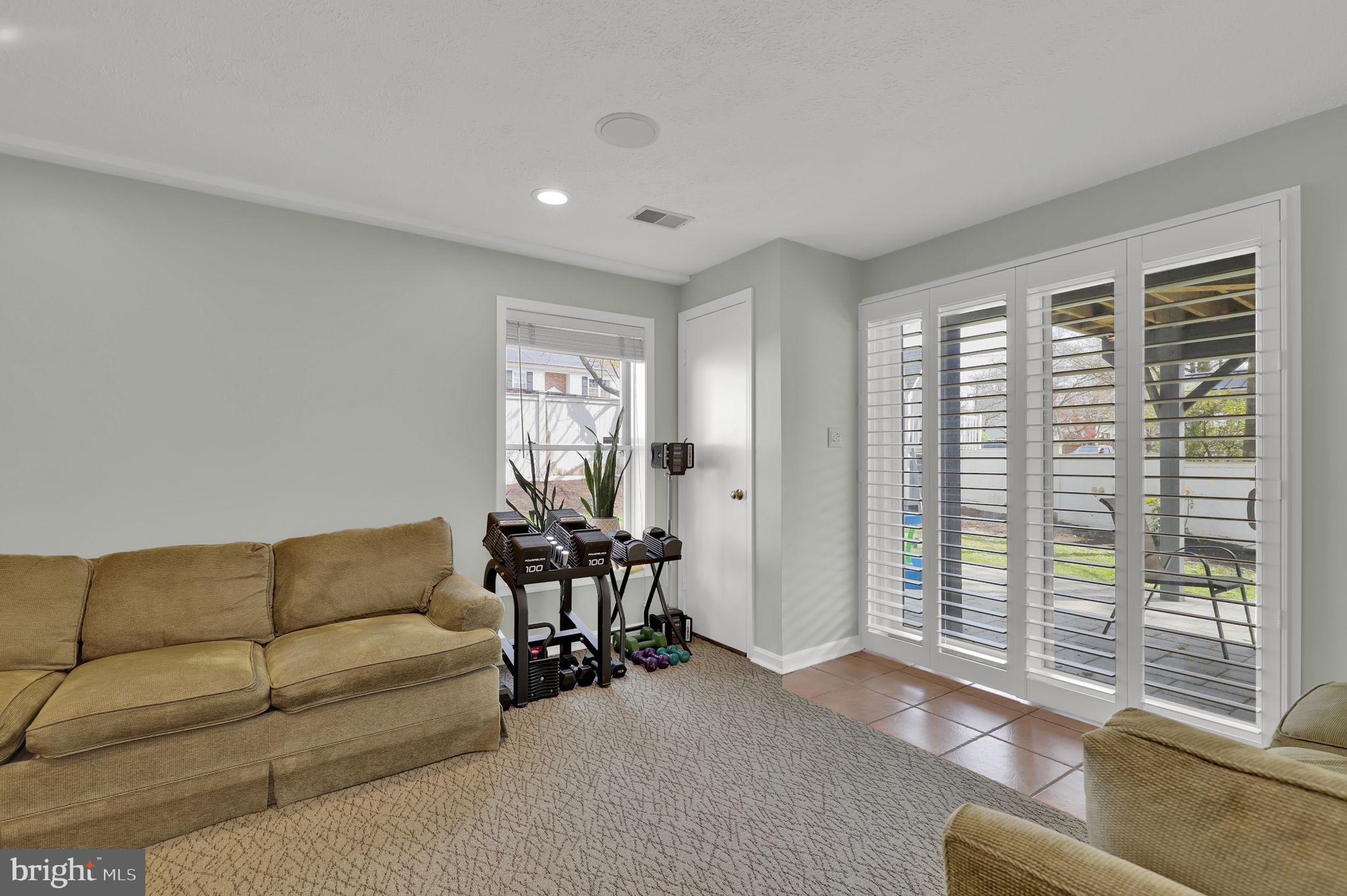 WOODSIDE - Residential