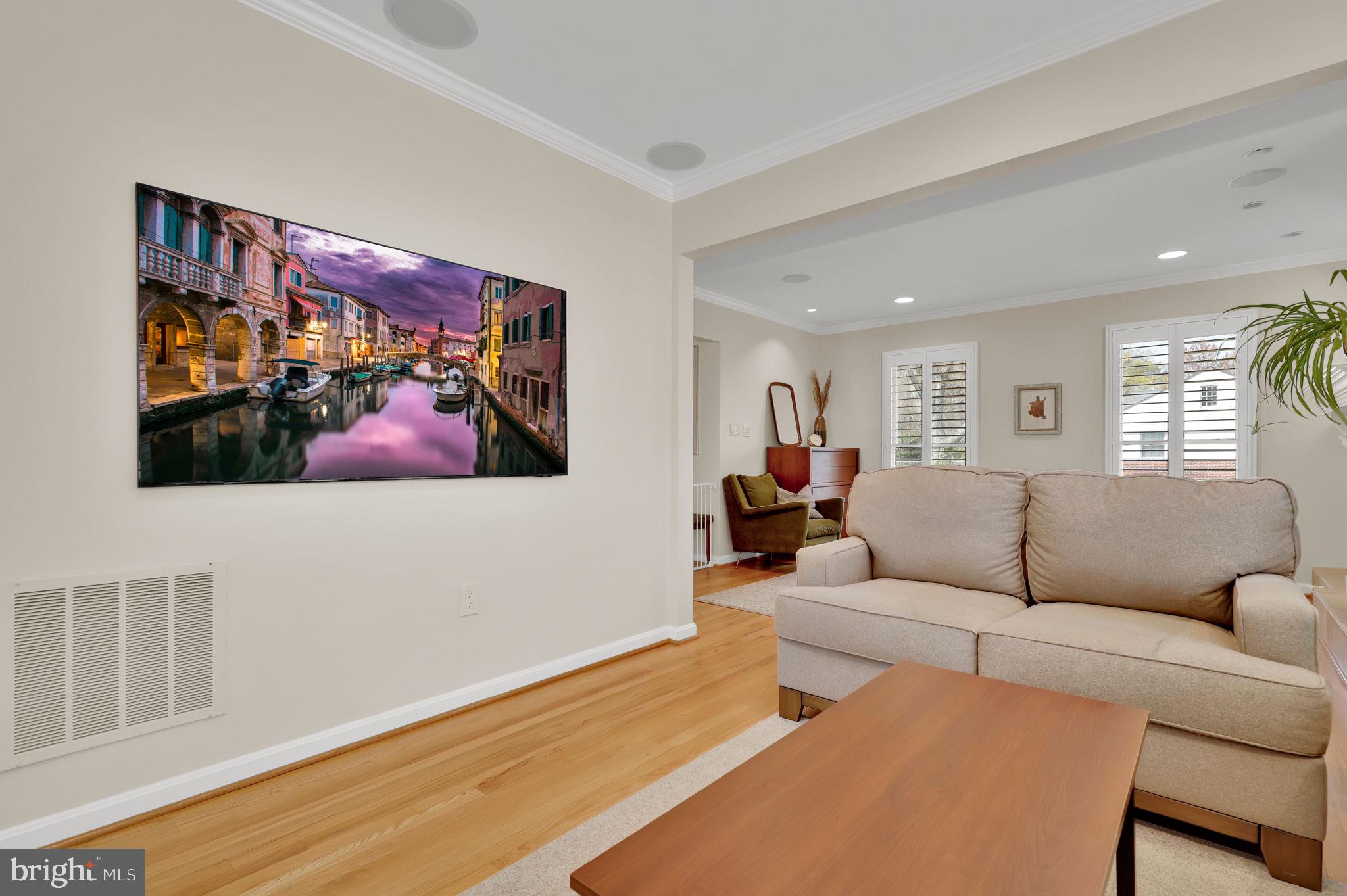 WOODSIDE - Residential