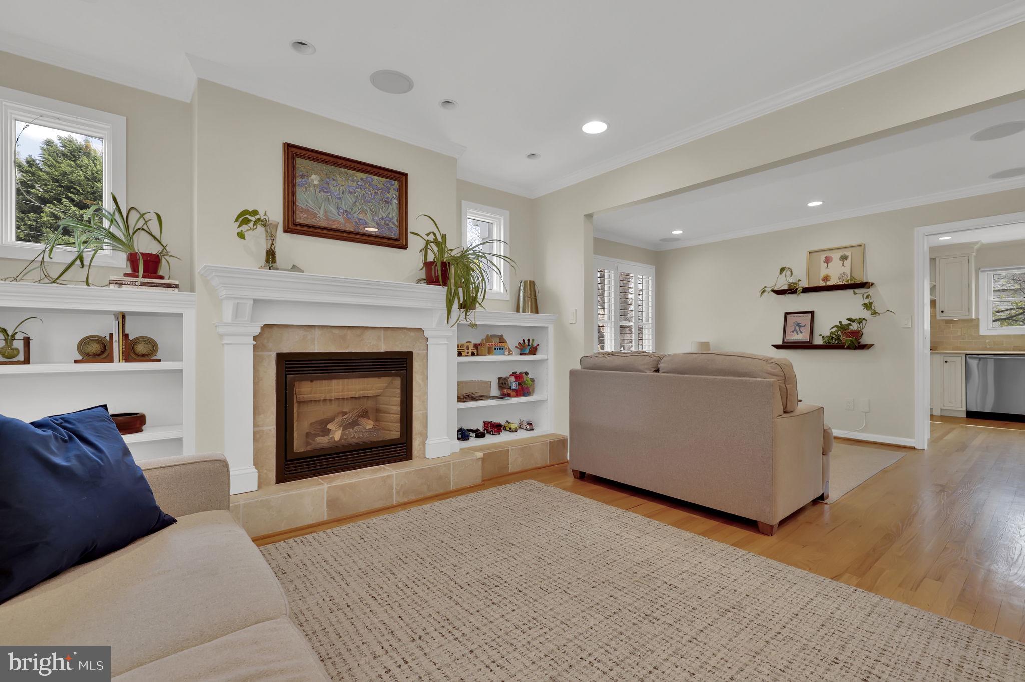 WOODSIDE - Residential