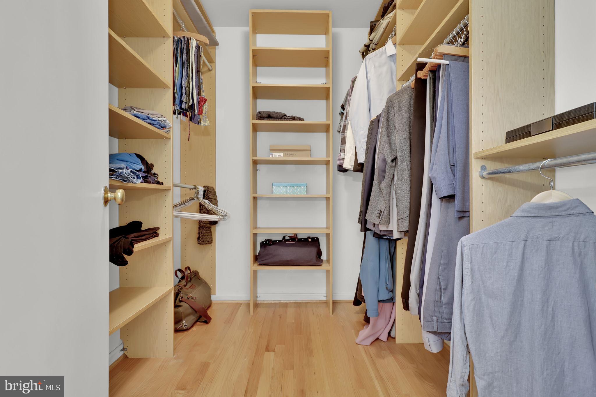 WOODSIDE - Residential