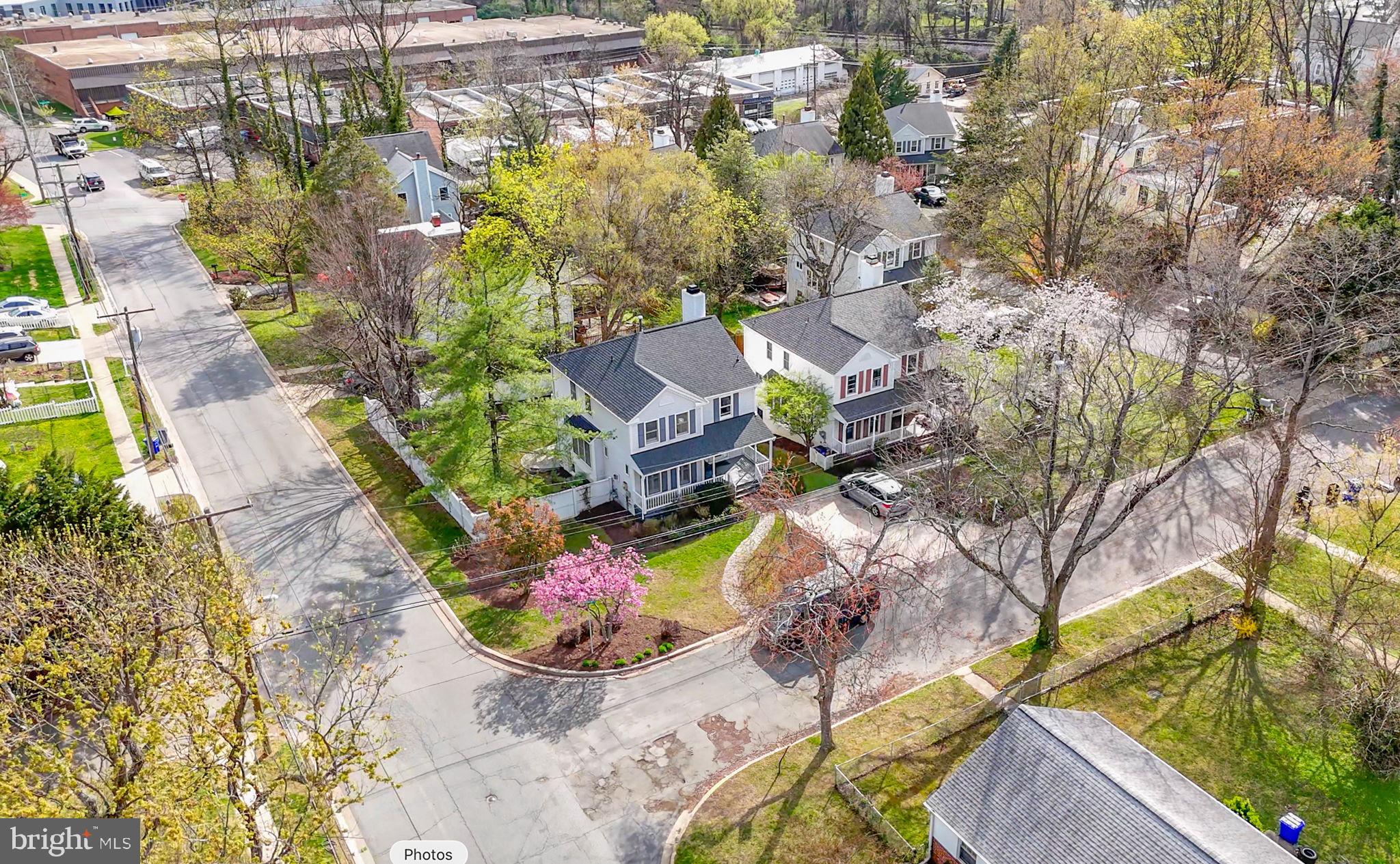 WOODSIDE - Residential