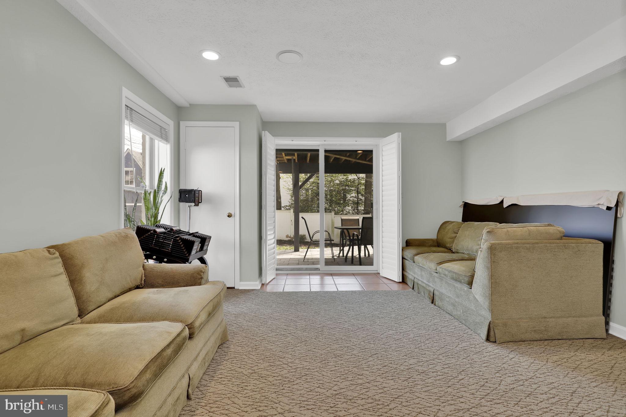 WOODSIDE - Residential