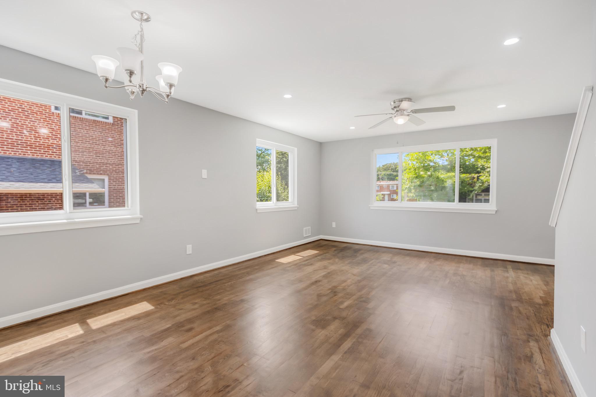 GLASSMANOR - Residential