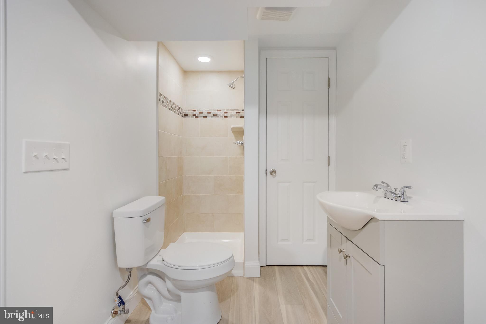 GLASSMANOR - Residential