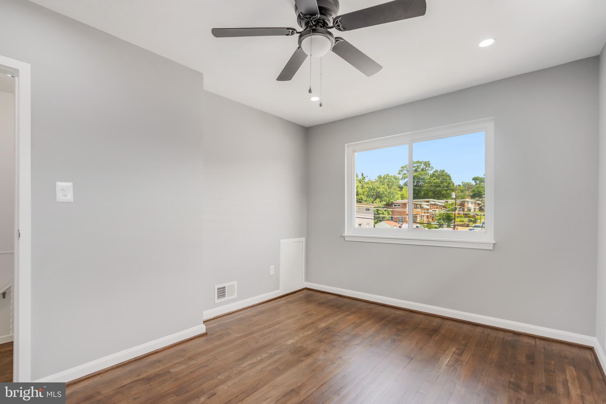 GLASSMANOR - Residential