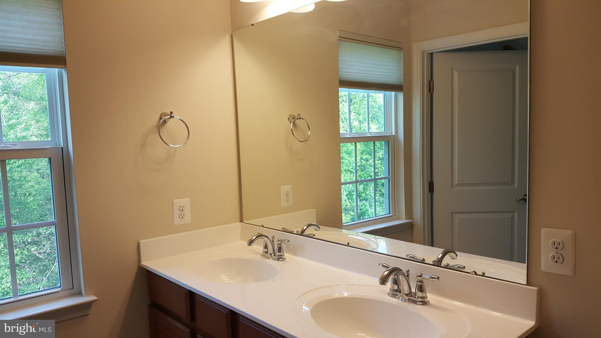 BROOKFIELD - Residential