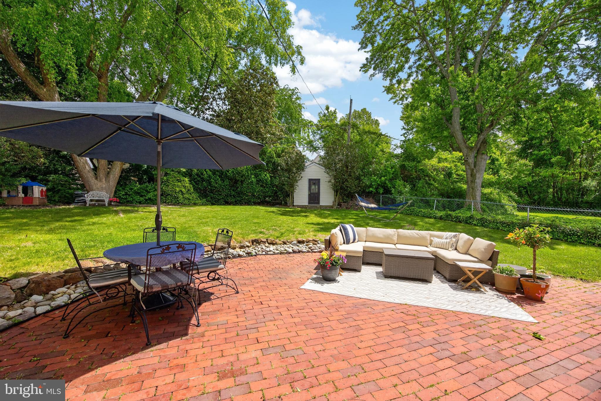 2040 FLORAL DRIVE