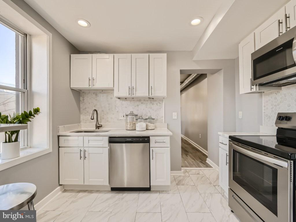 WASHINGTON VILLAGE - Residential Income