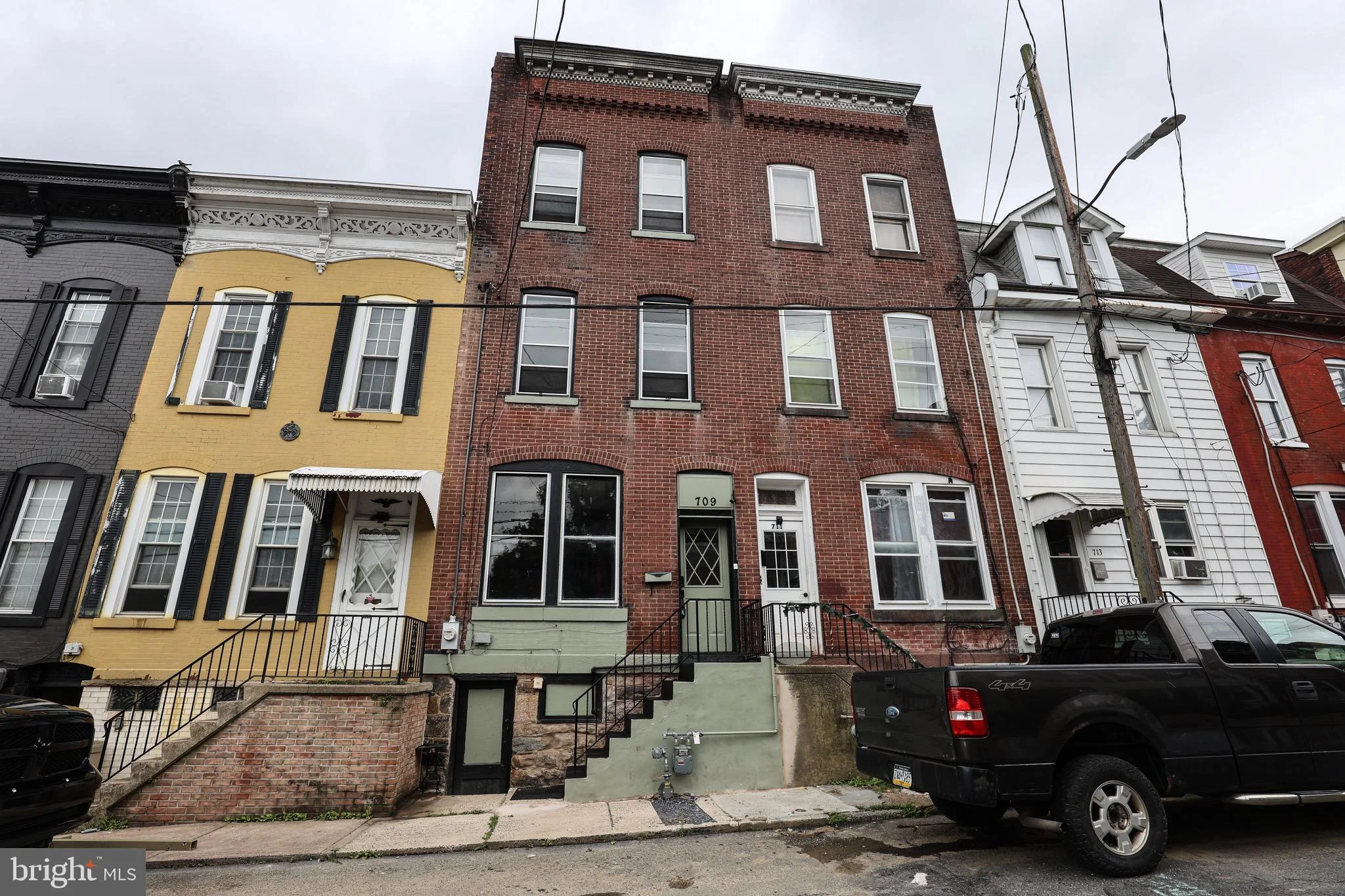 709 W Norwegian Street