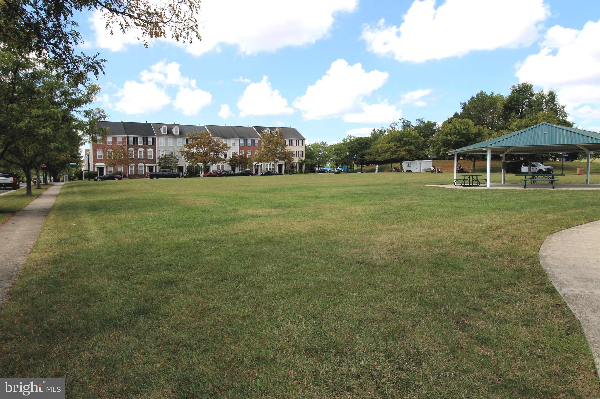 SOUTH RIDING - Residential