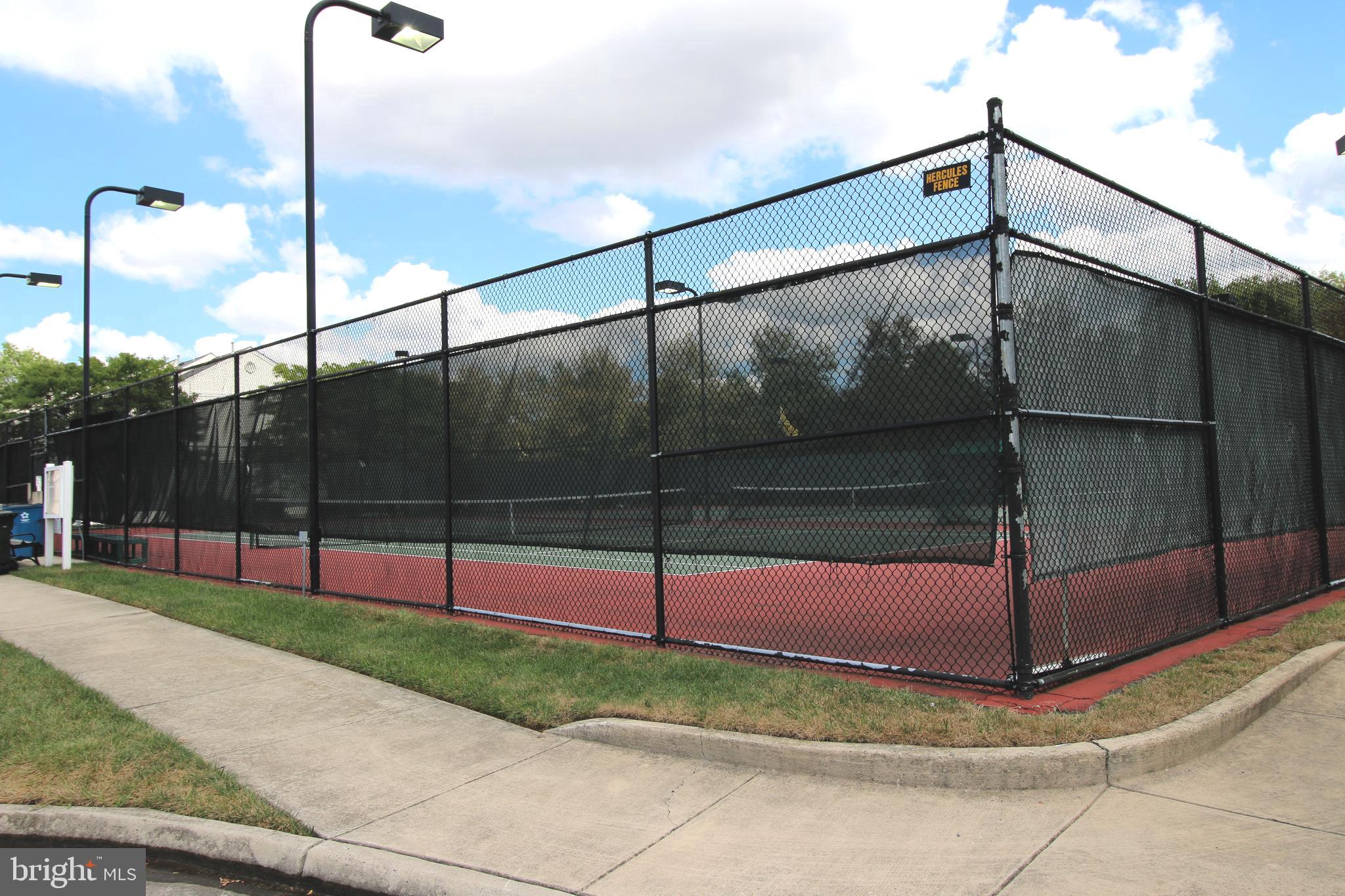 SOUTH RIDING - Residential