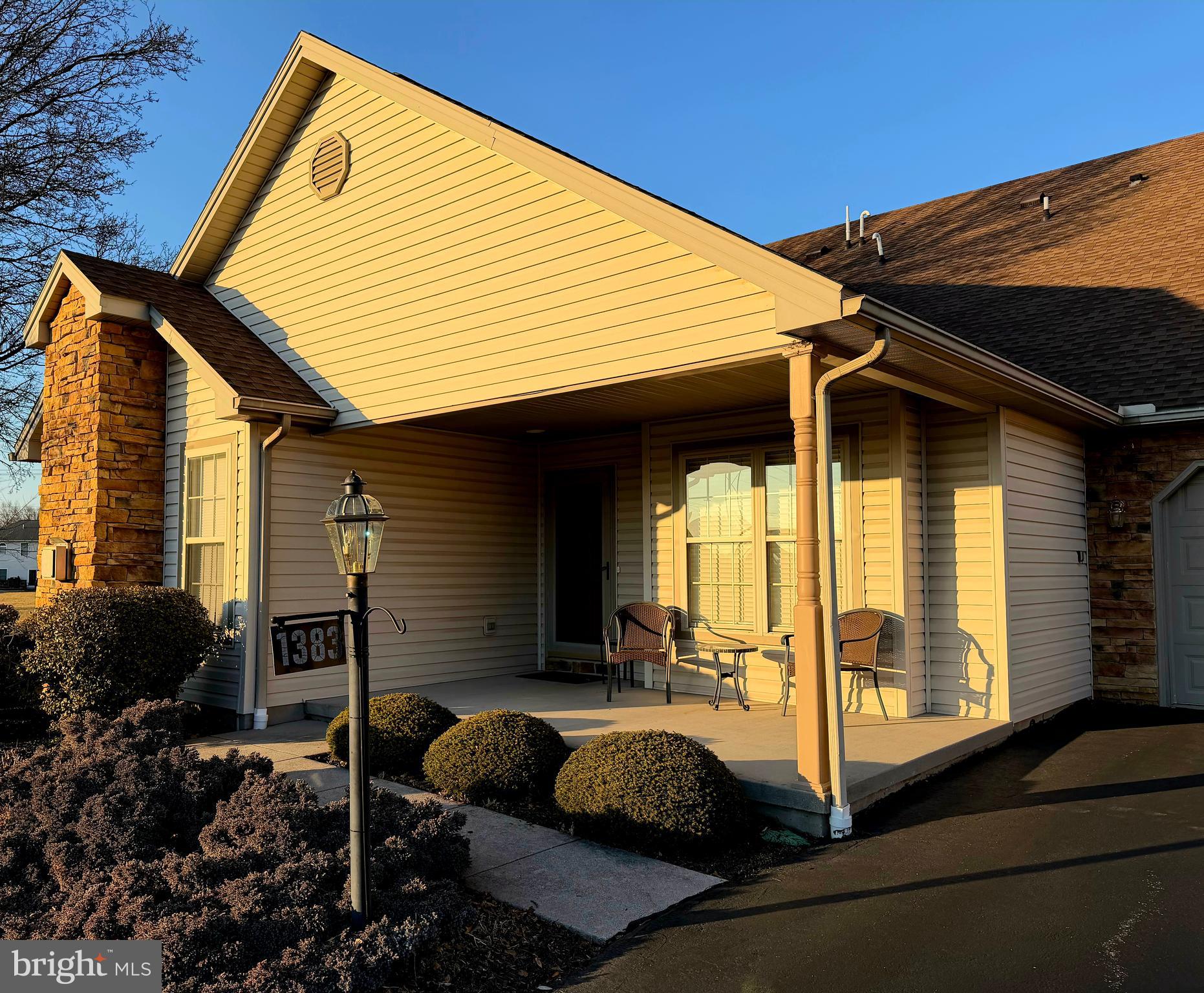 1383 WELLINGTON DRIVE B2