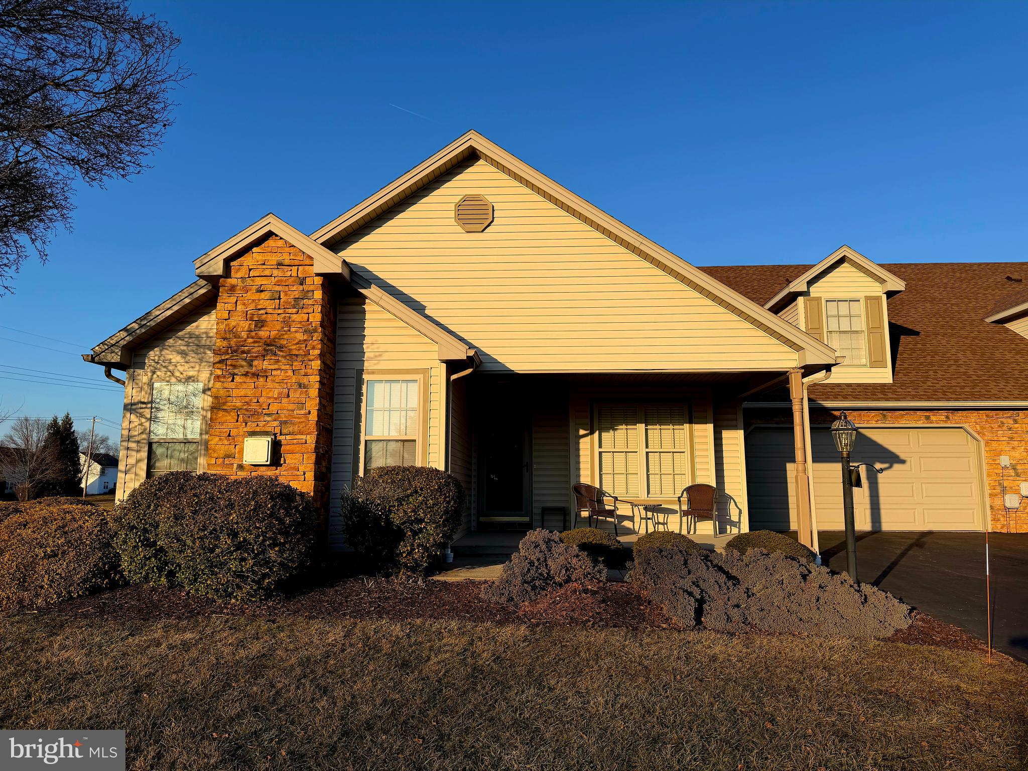 1383 WELLINGTON DRIVE B2