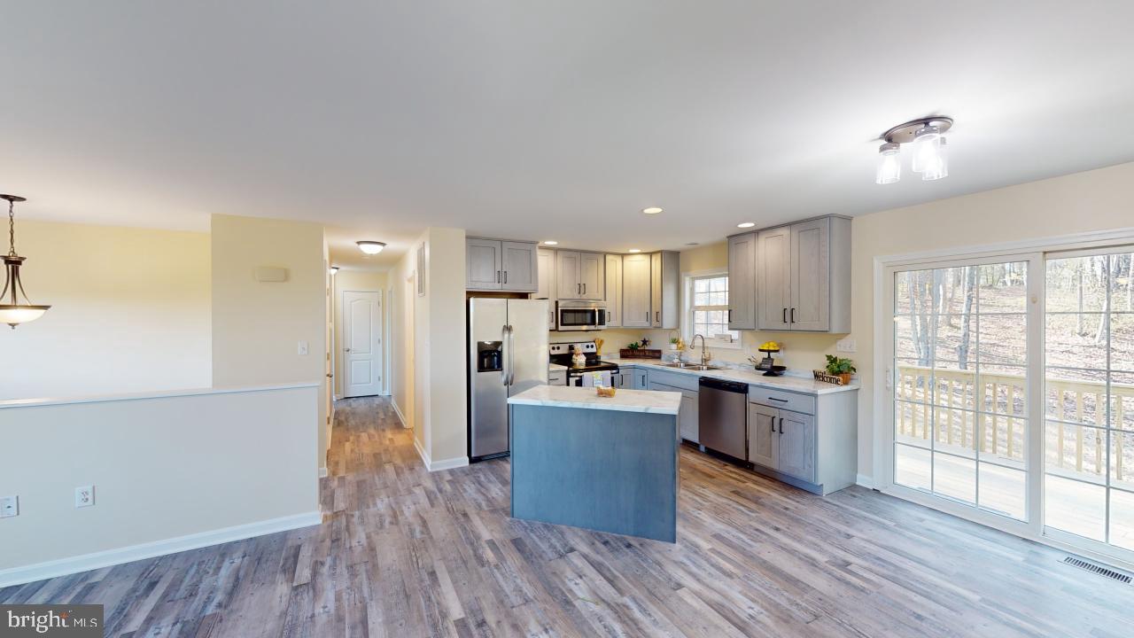 CRITTON HOLLOW ESTATES - Residential