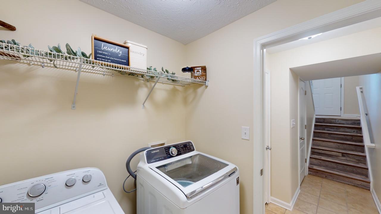 CRITTON HOLLOW ESTATES - Residential