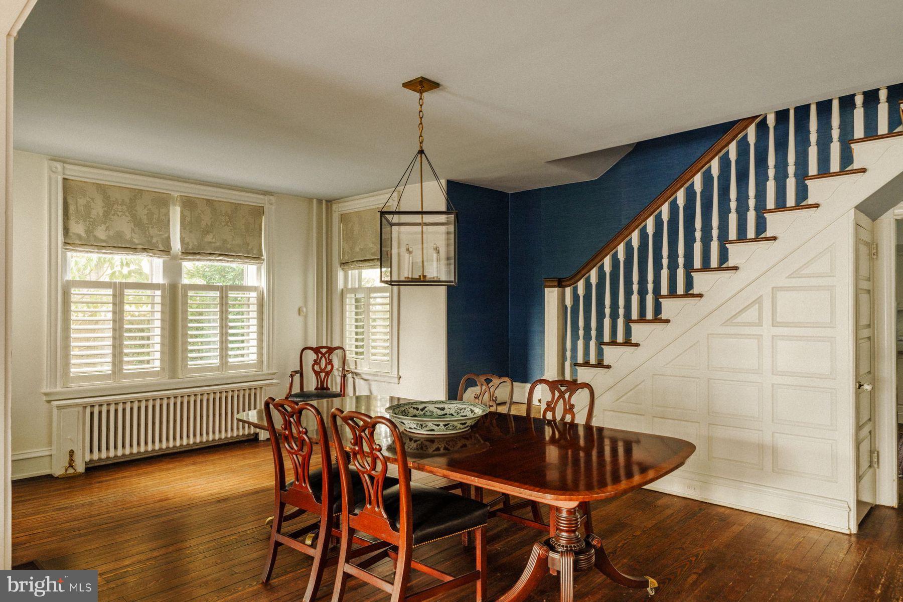 CHESTNUT HILL - Residential