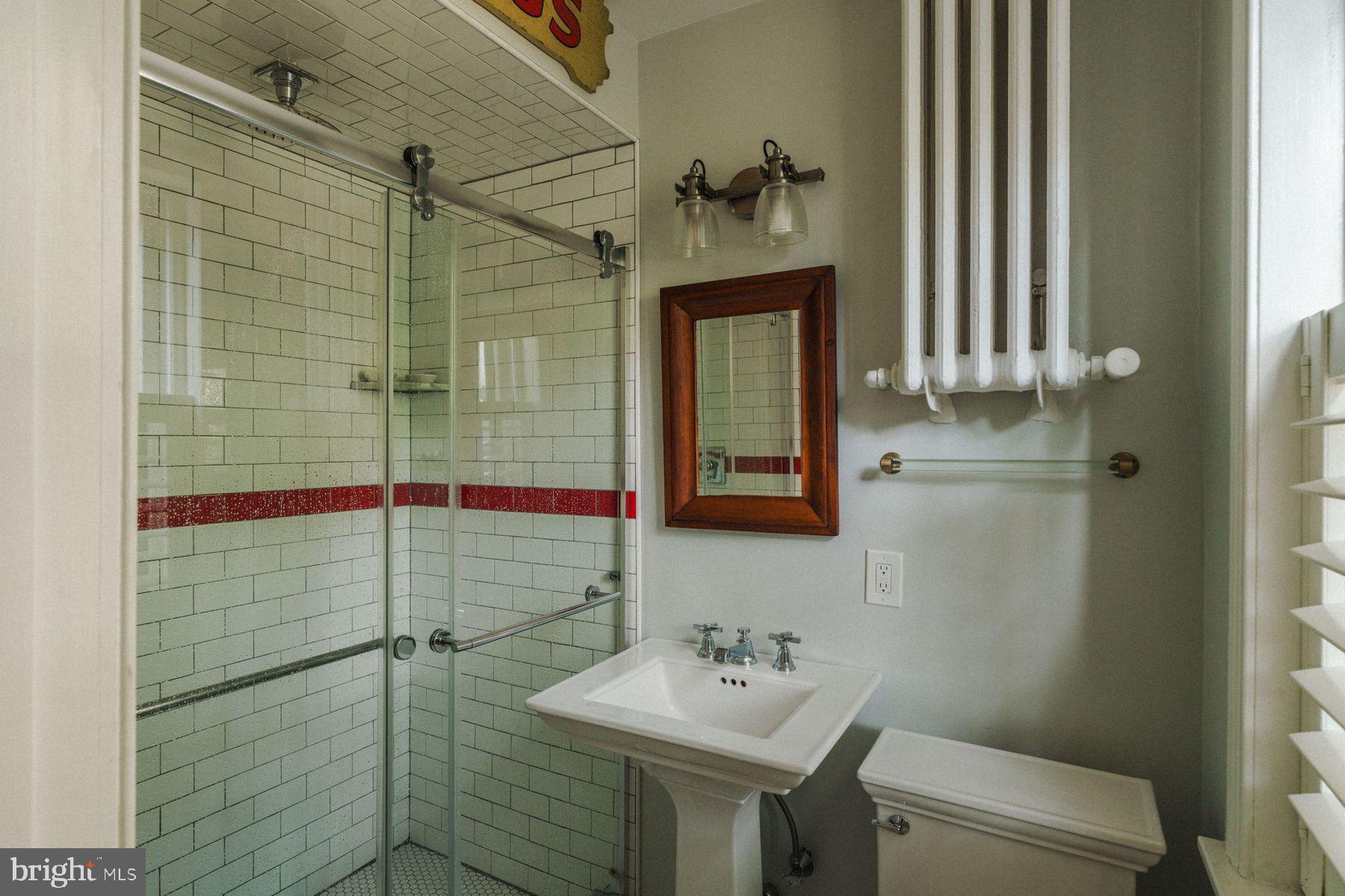 CHESTNUT HILL - Residential