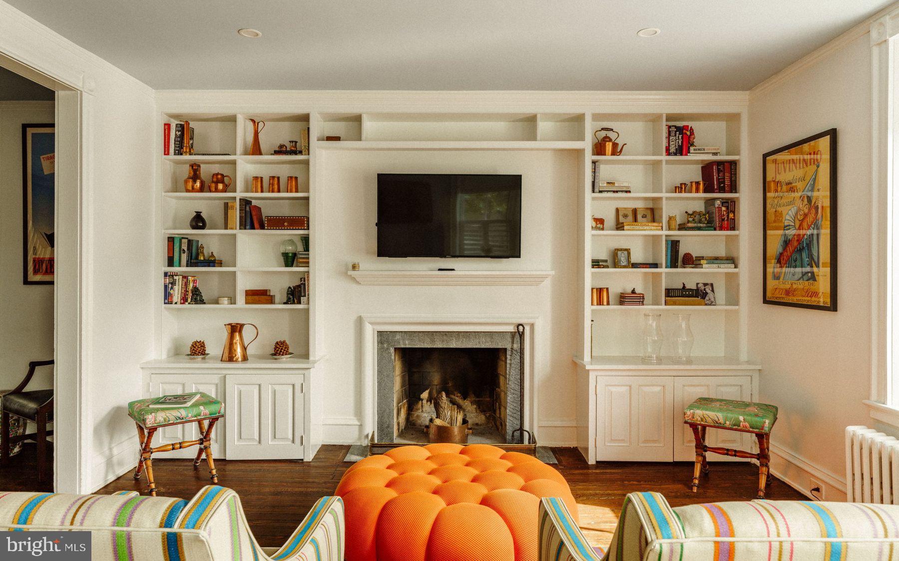 CHESTNUT HILL - Residential