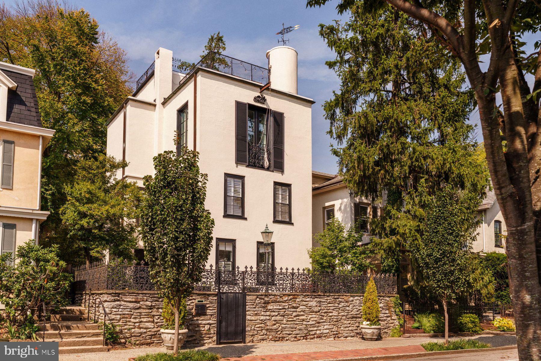 CHESTNUT HILL - Residential
