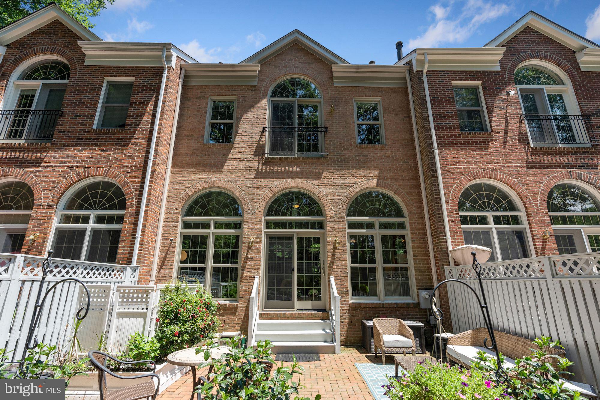 PALISADES PARK - Residential