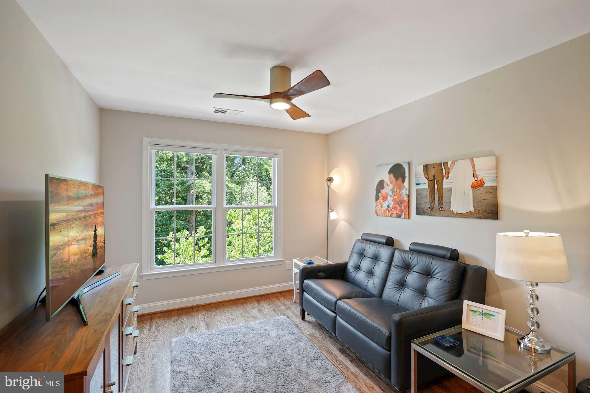 PALISADES PARK - Residential