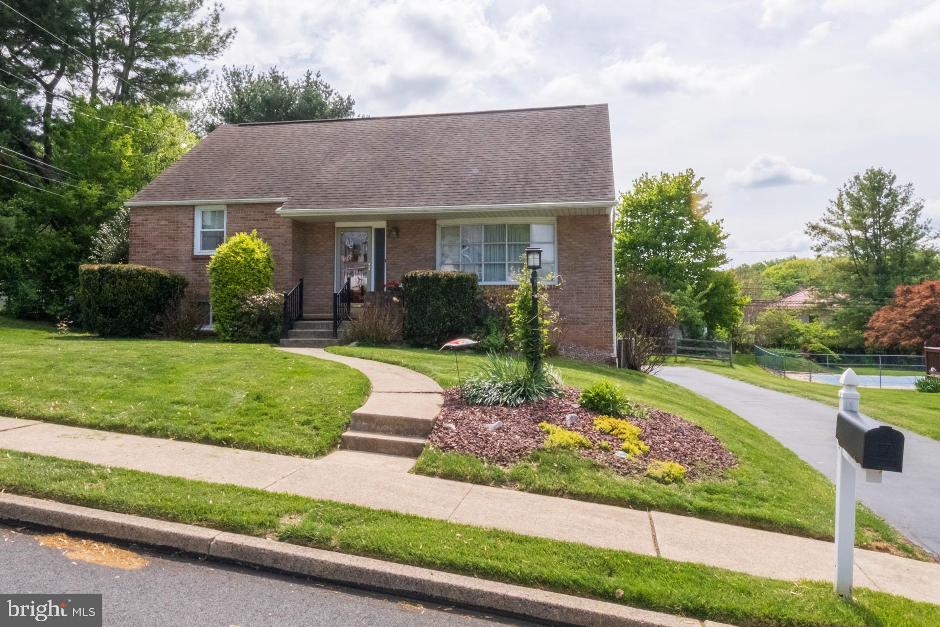 CRESTWOOD - Residential