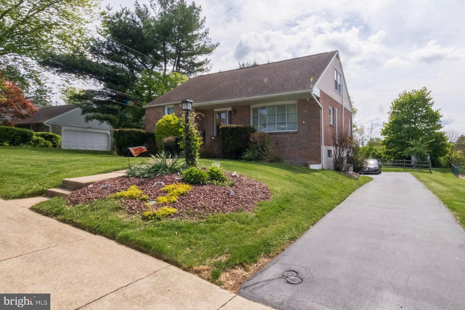 CRESTWOOD - Residential
