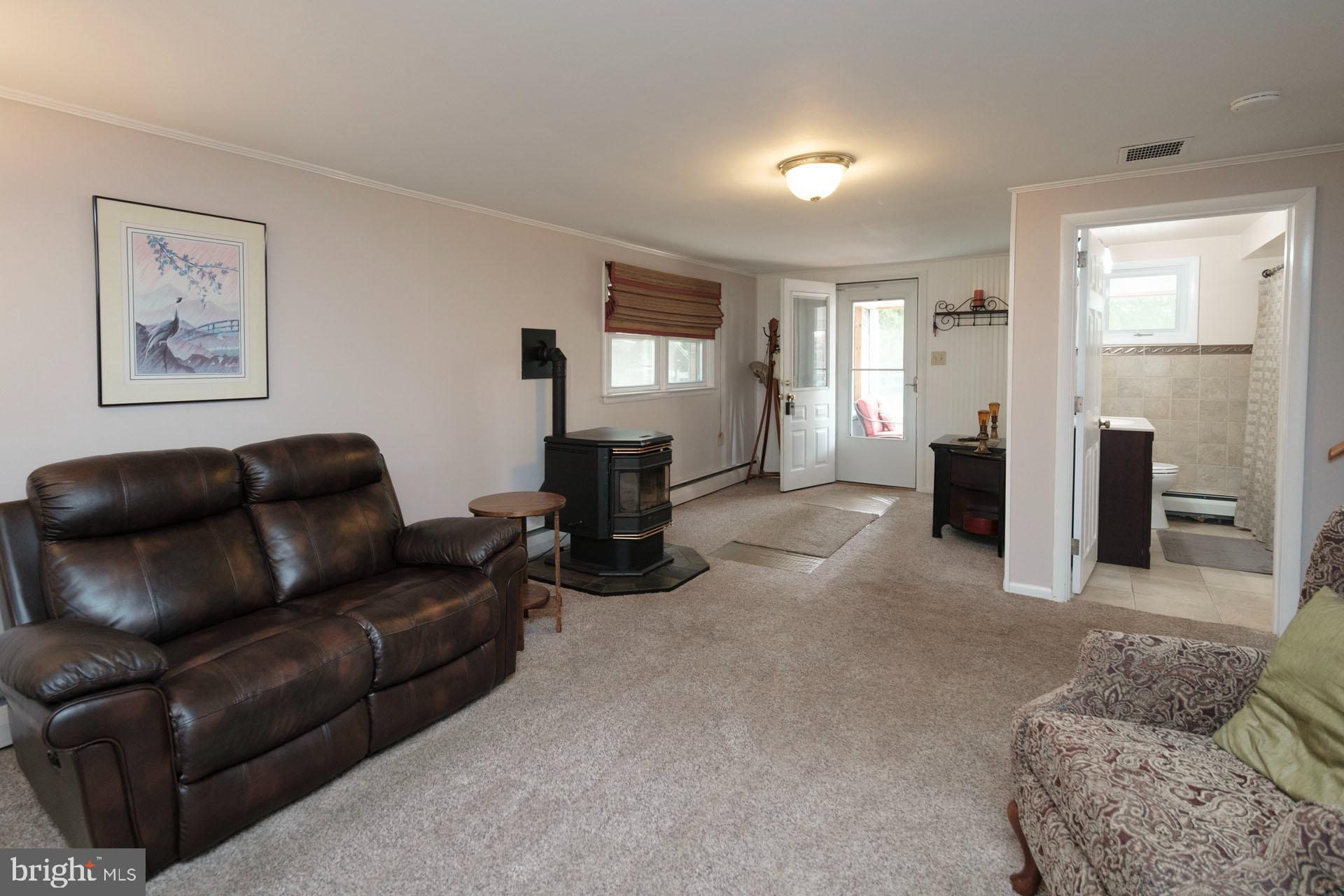 CRESTWOOD - Residential