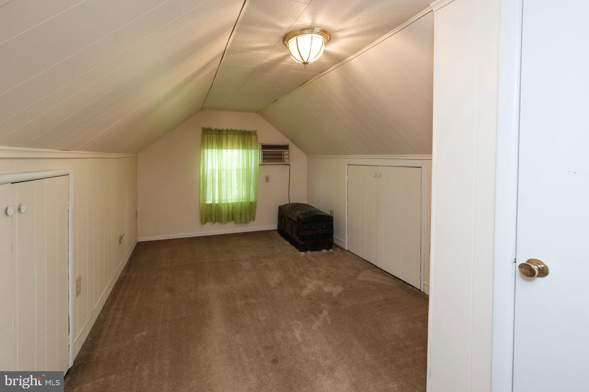 CRESTWOOD - Residential