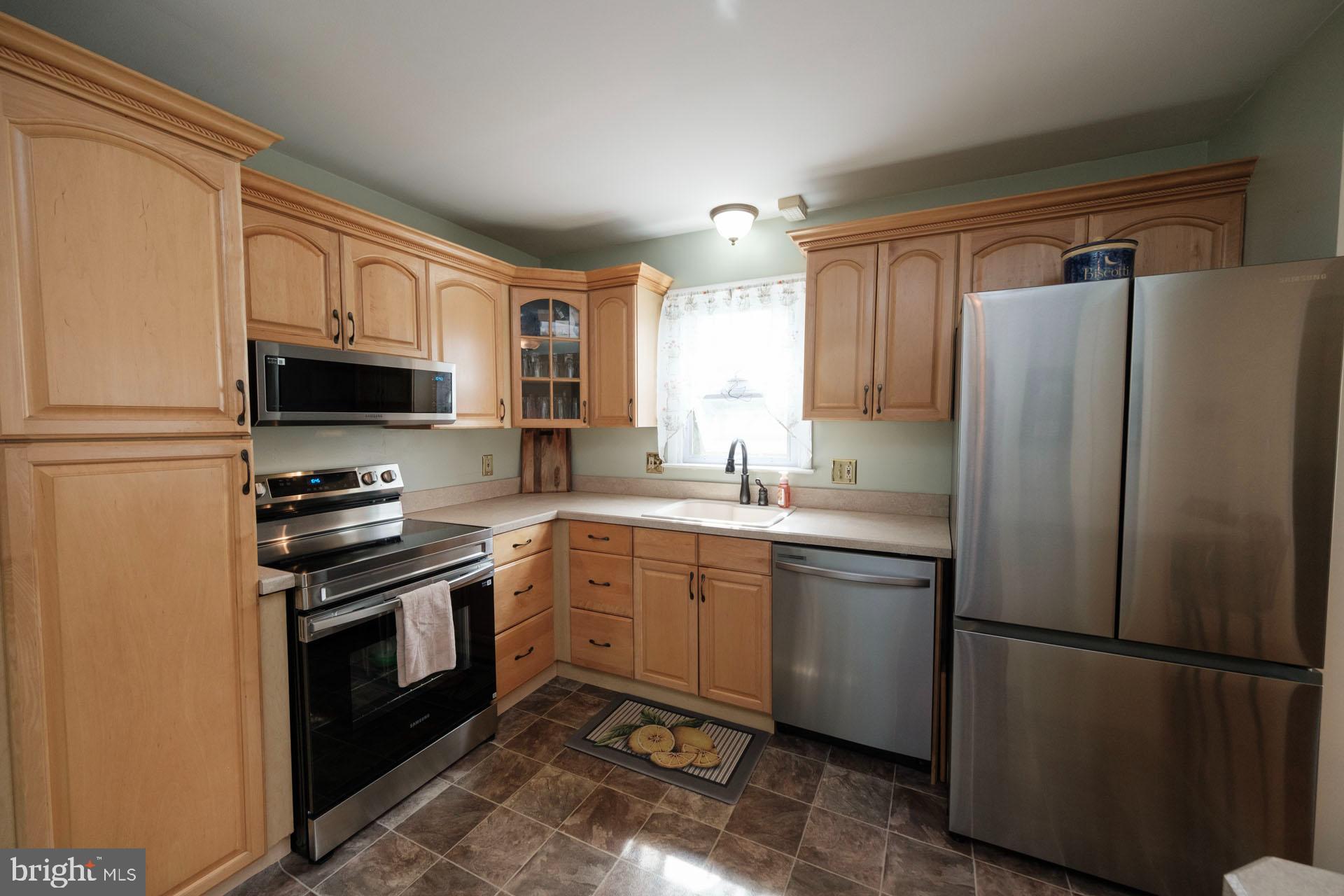 CRESTWOOD - Residential