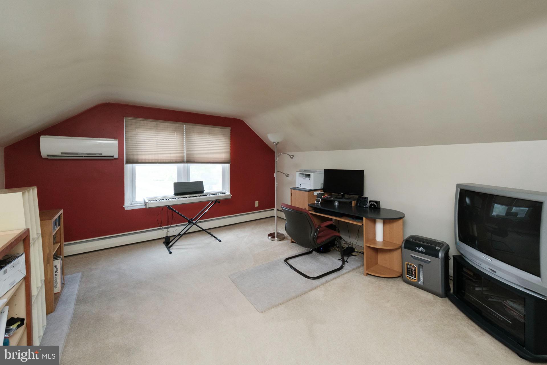 CRESTWOOD - Residential