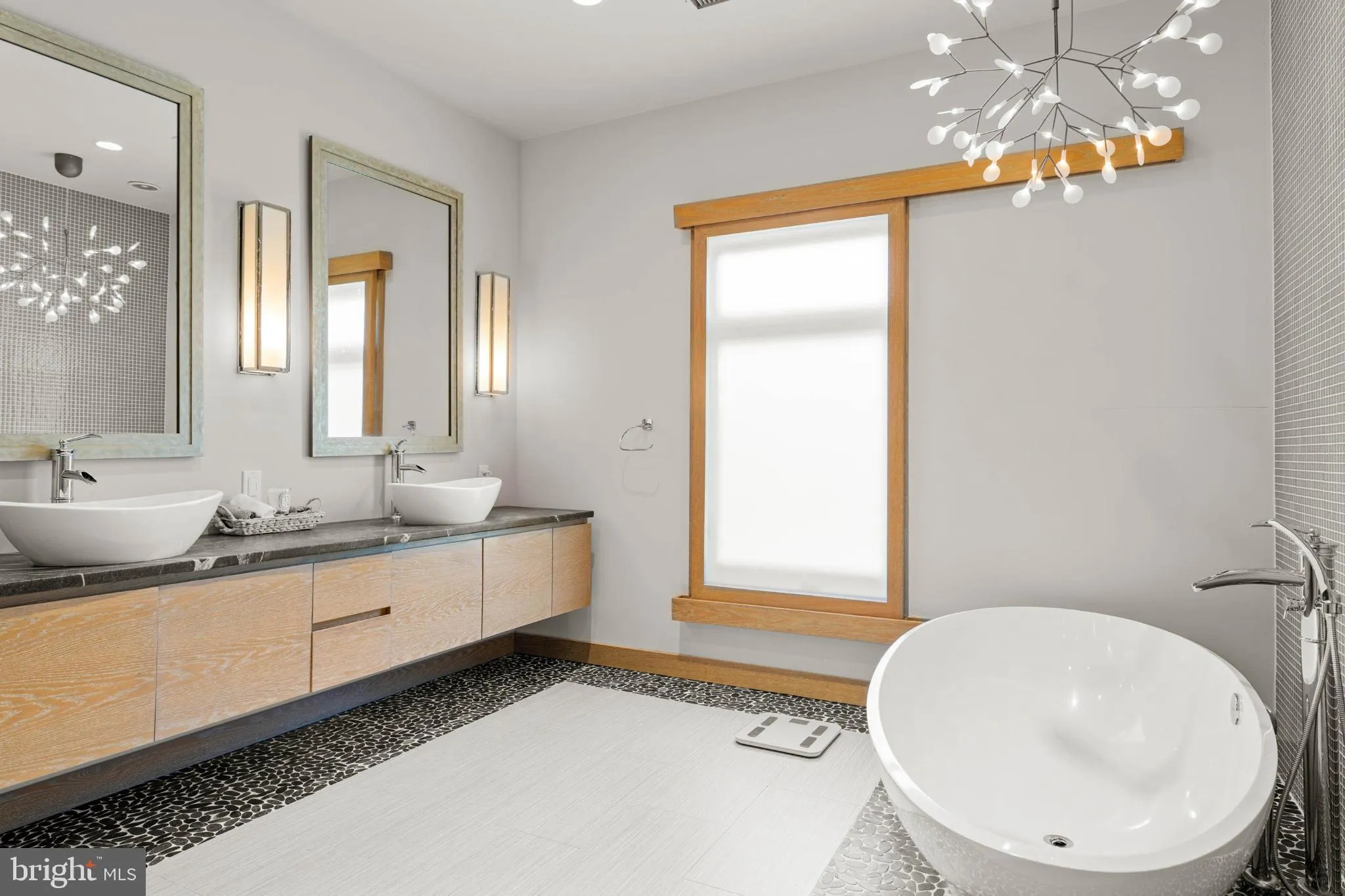 Villanova, Pennsylvania 19085, United States, 4 Bedrooms Bedrooms, ,5 BathroomsBathrooms,Residential,Coming Soon,219635