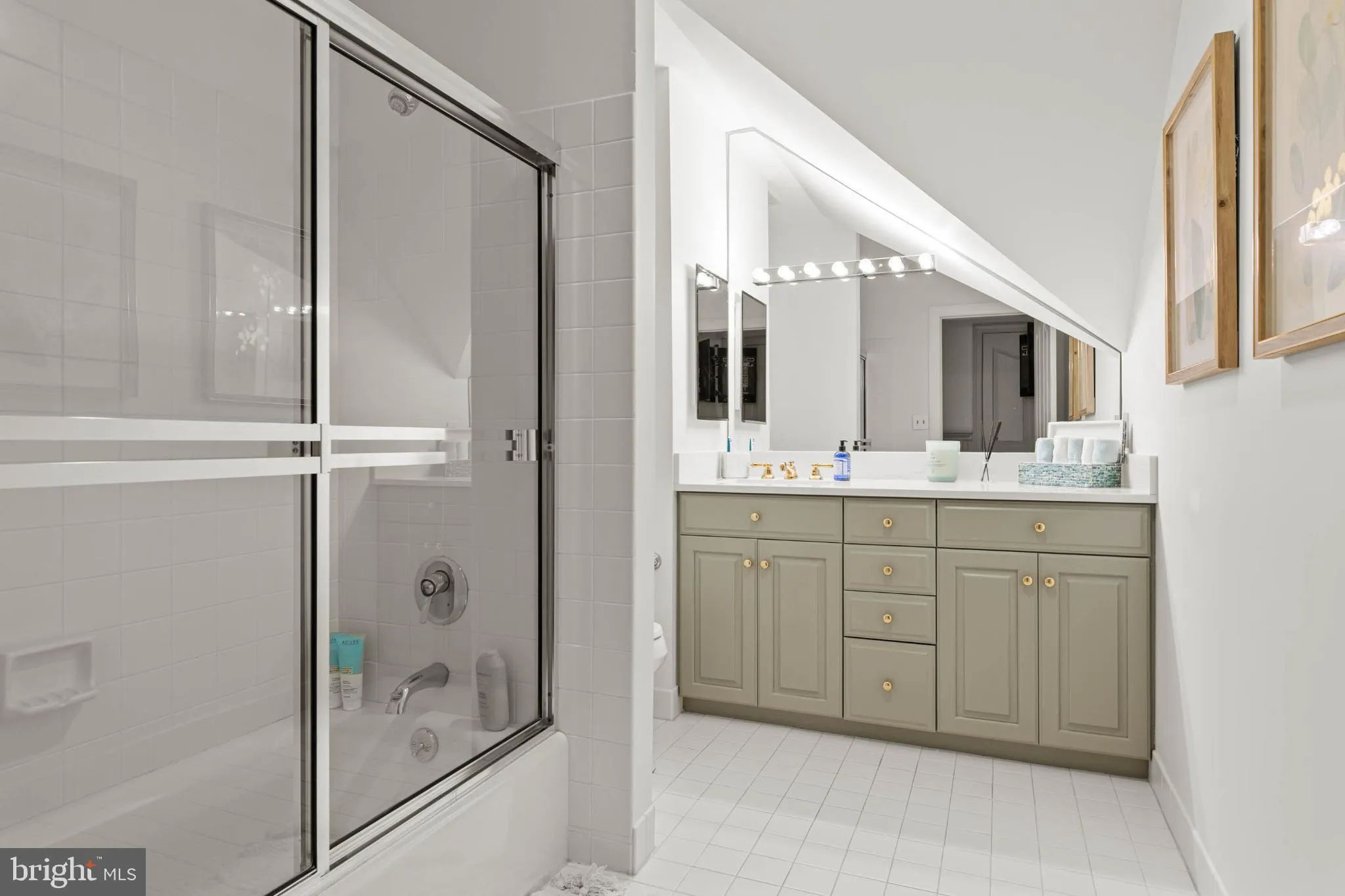 Villanova, Pennsylvania 19085, United States, 4 Bedrooms Bedrooms, ,5 BathroomsBathrooms,Residential,Coming Soon,219635