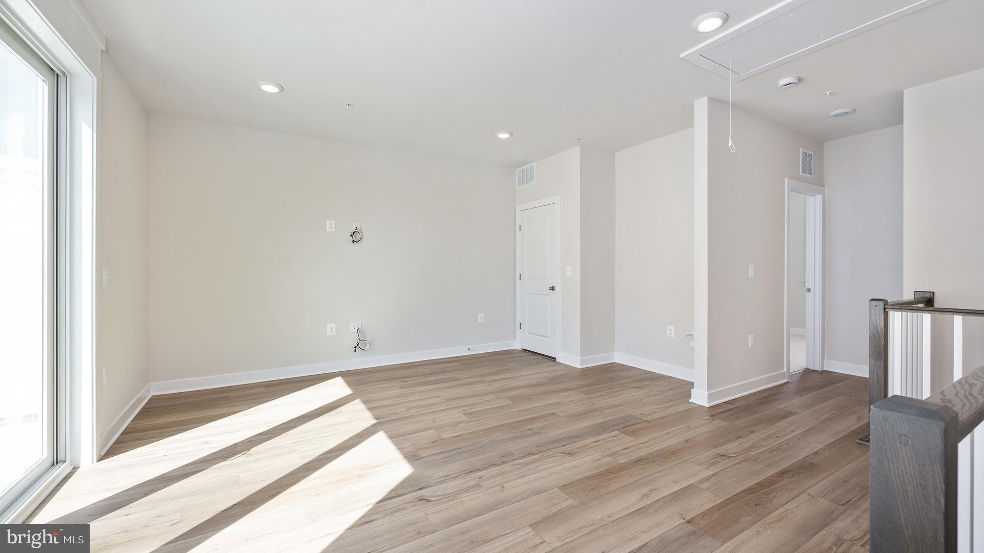 NORTHFAX WEST - Residential